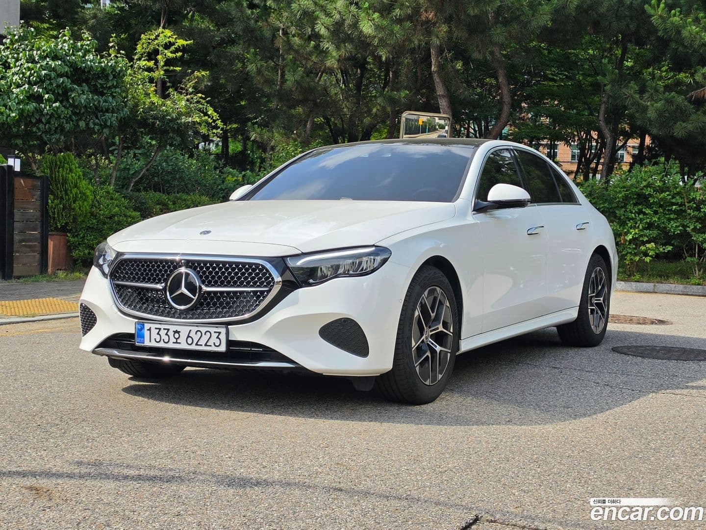 Main__Slider__Photo:E-Class Mercedes-Benz 2025.11-0
