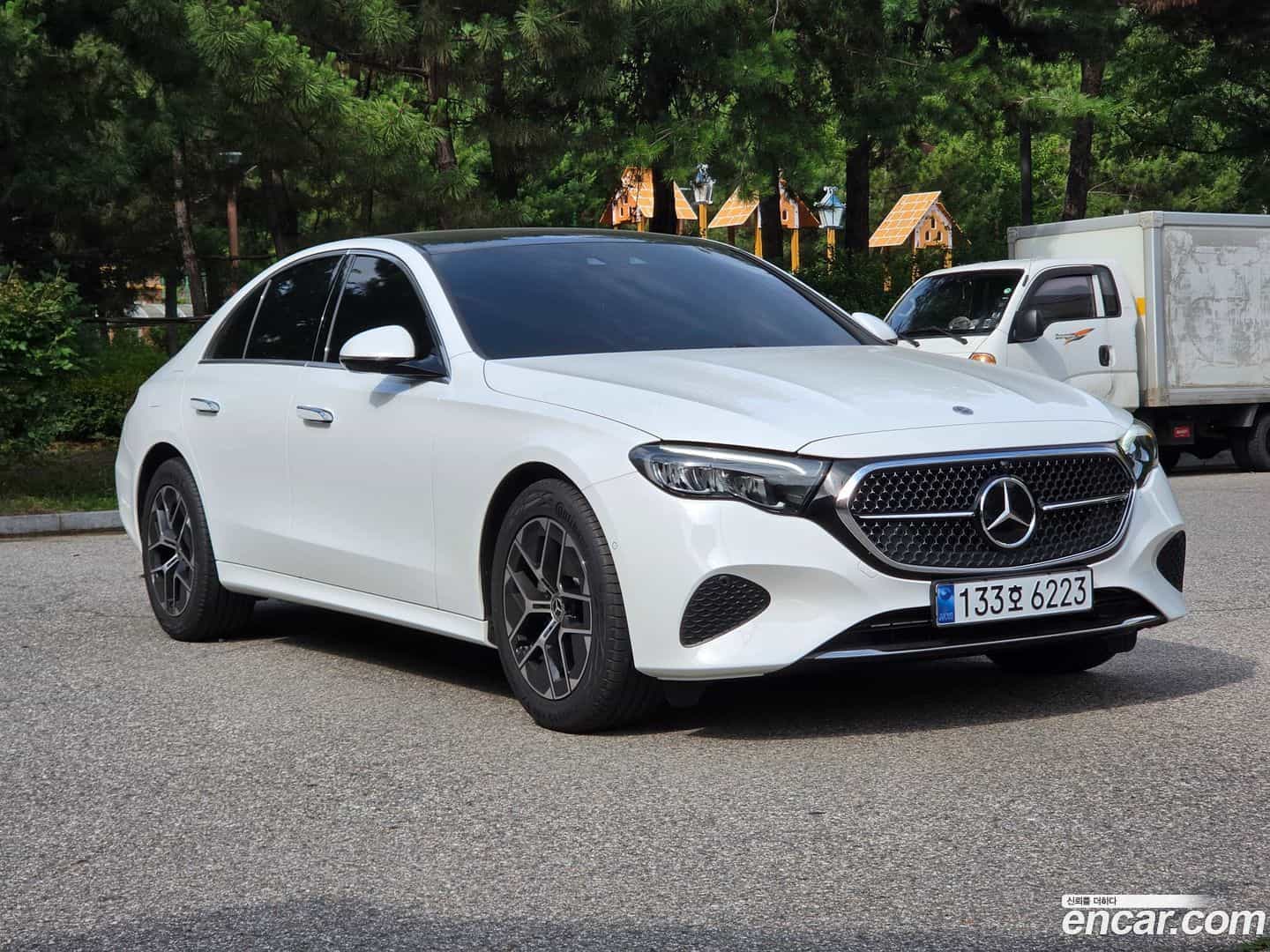 E-Class Mercedes-Benz 2025.11-OUTER-003