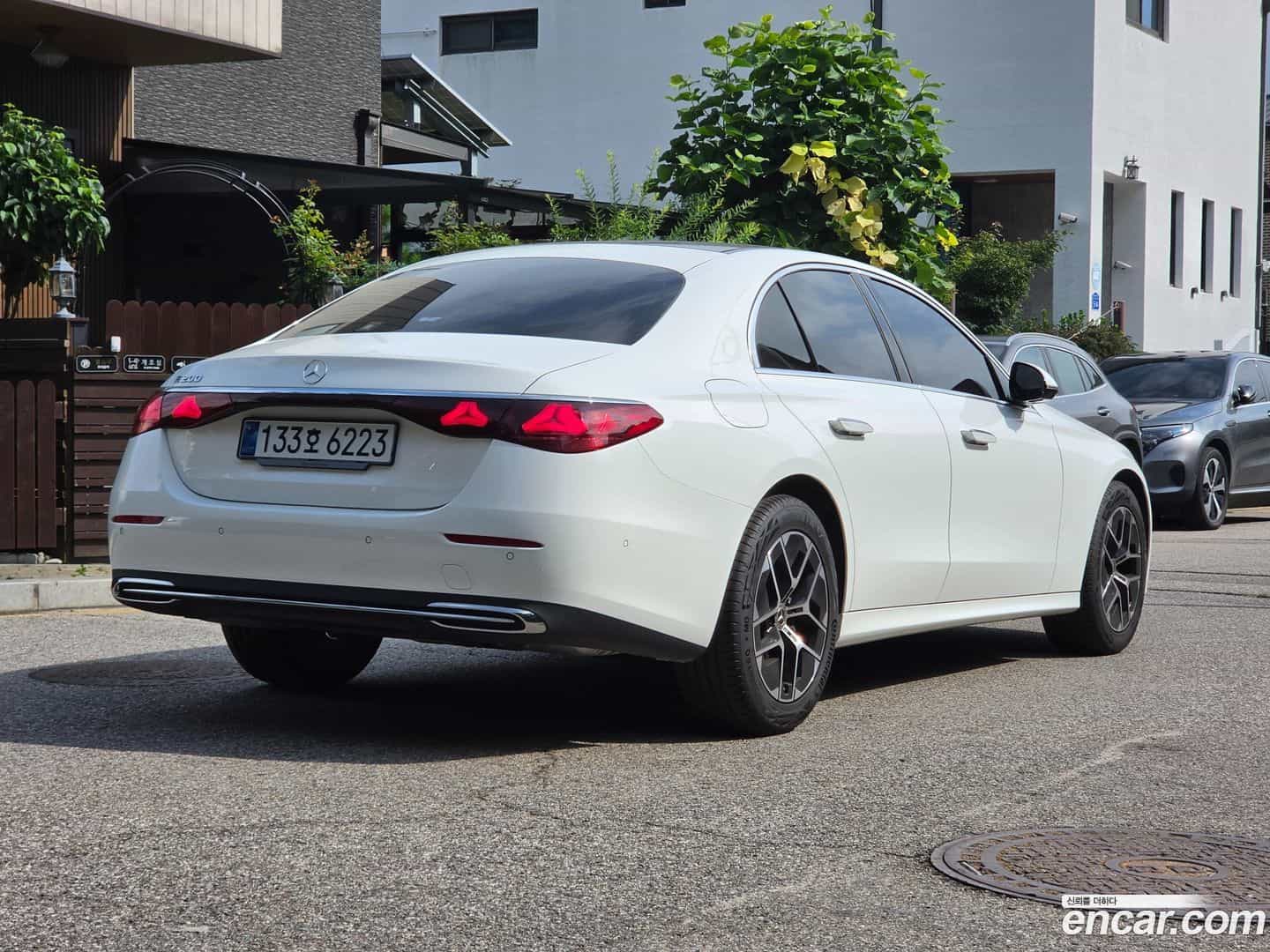 E-Class Mercedes-Benz 2025.11-OUTER-006