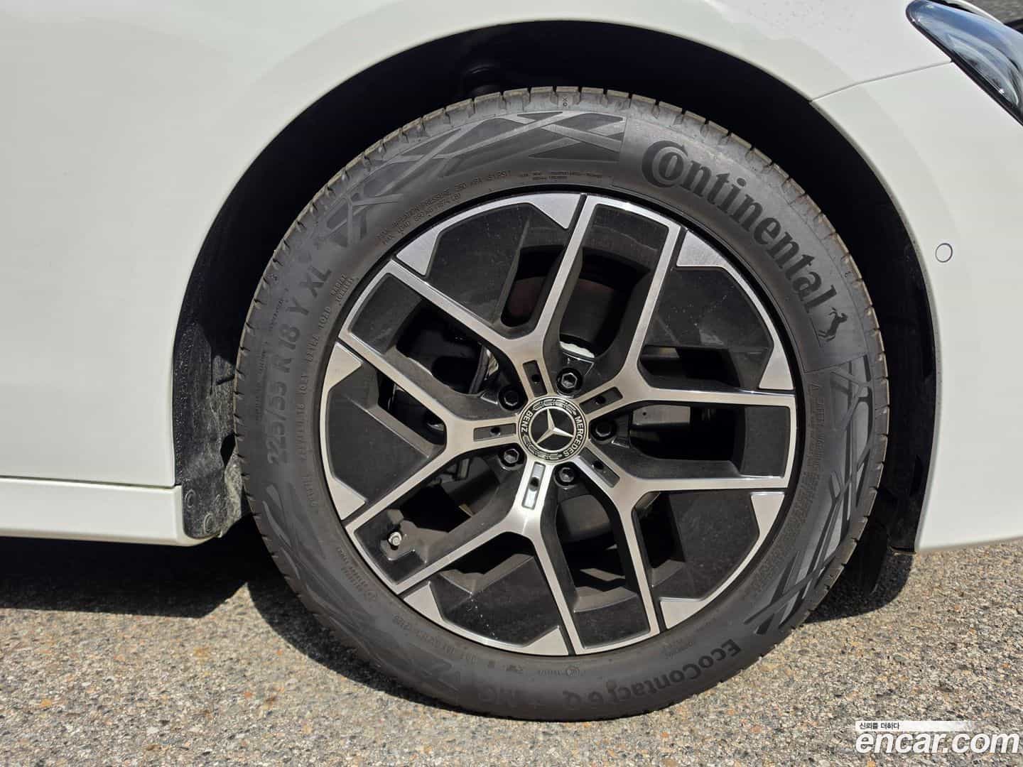 E-Class Mercedes-Benz 2025.11-OPTION-019