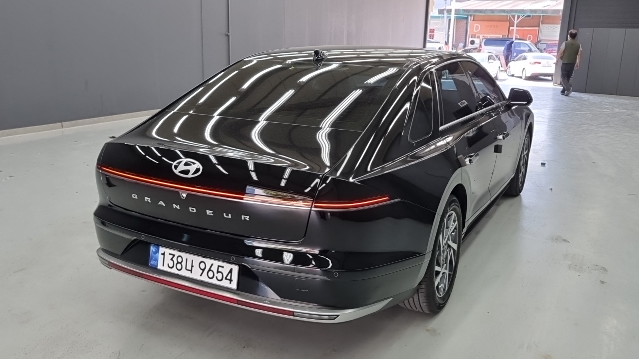Grandeur Hyundai 2023.1-OUTER-002