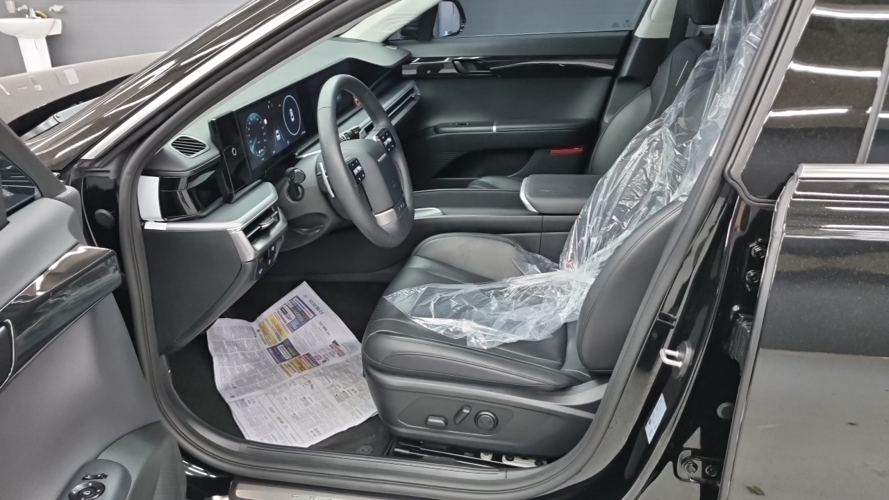 Grandeur Hyundai 2023.1-INNER-010
