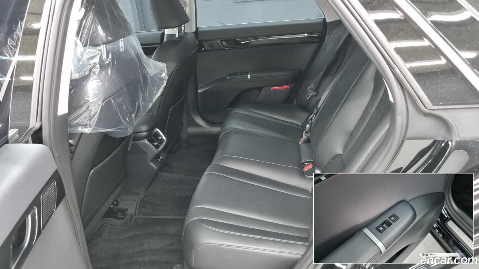 Grandeur Hyundai 2023.1-OPTION-015