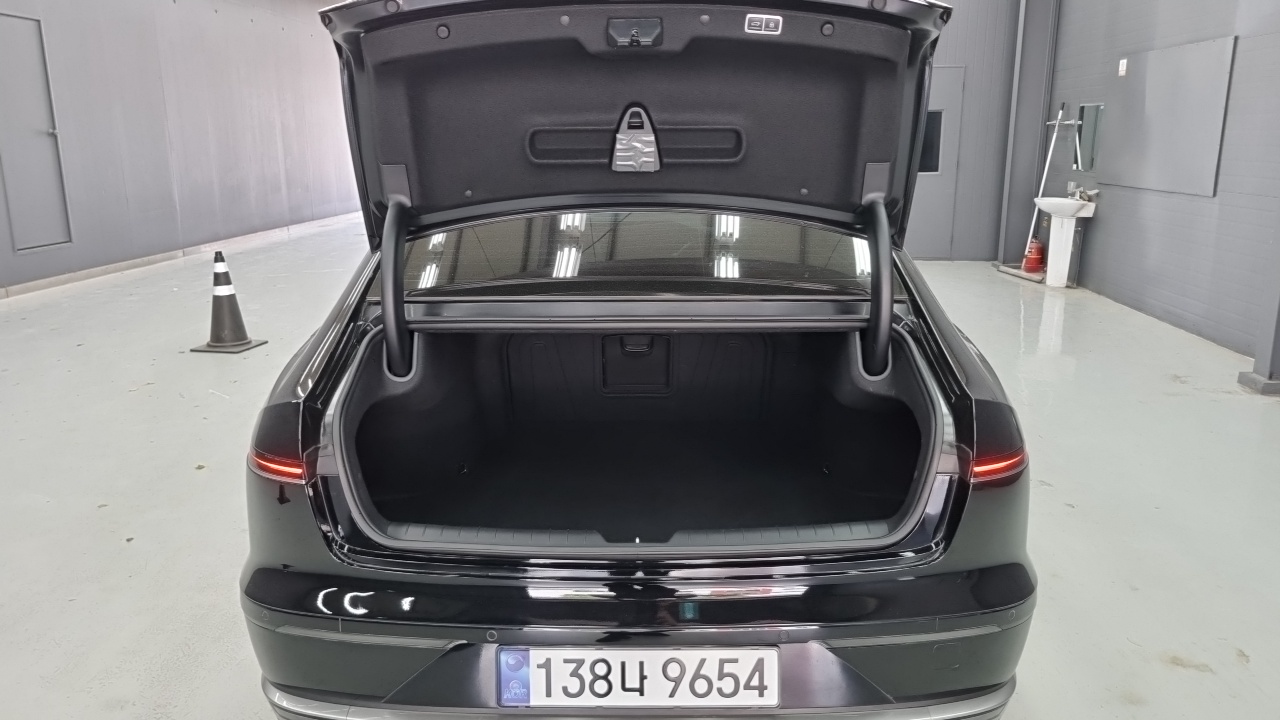 Grandeur Hyundai 2023.1-OPTION-022