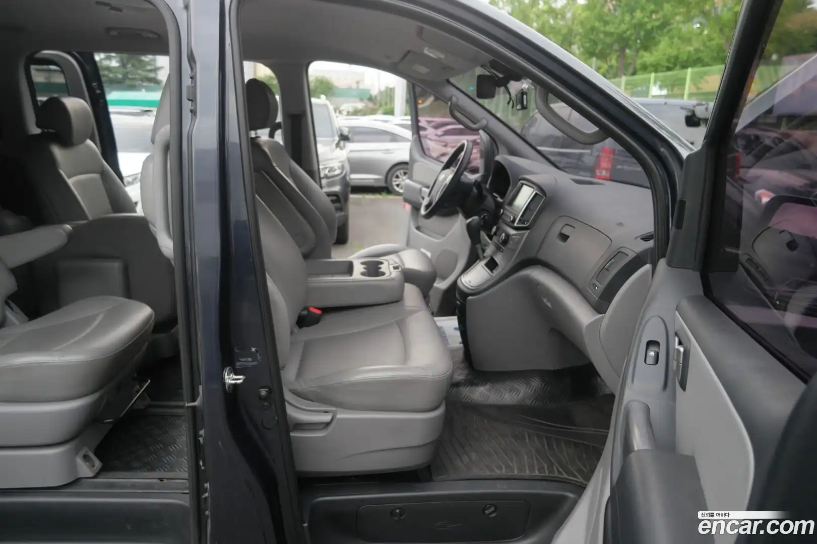 Starex Hyundai 2017.6-OPTION-016
