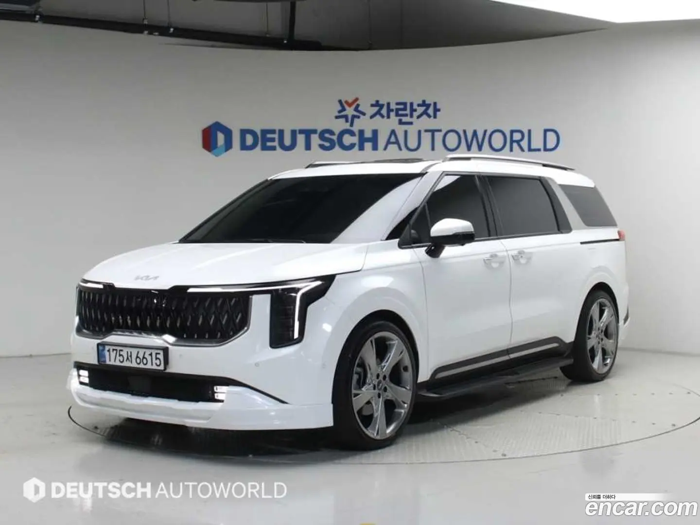 Main__Slider__Photo:Canival Kia 2024.6-0