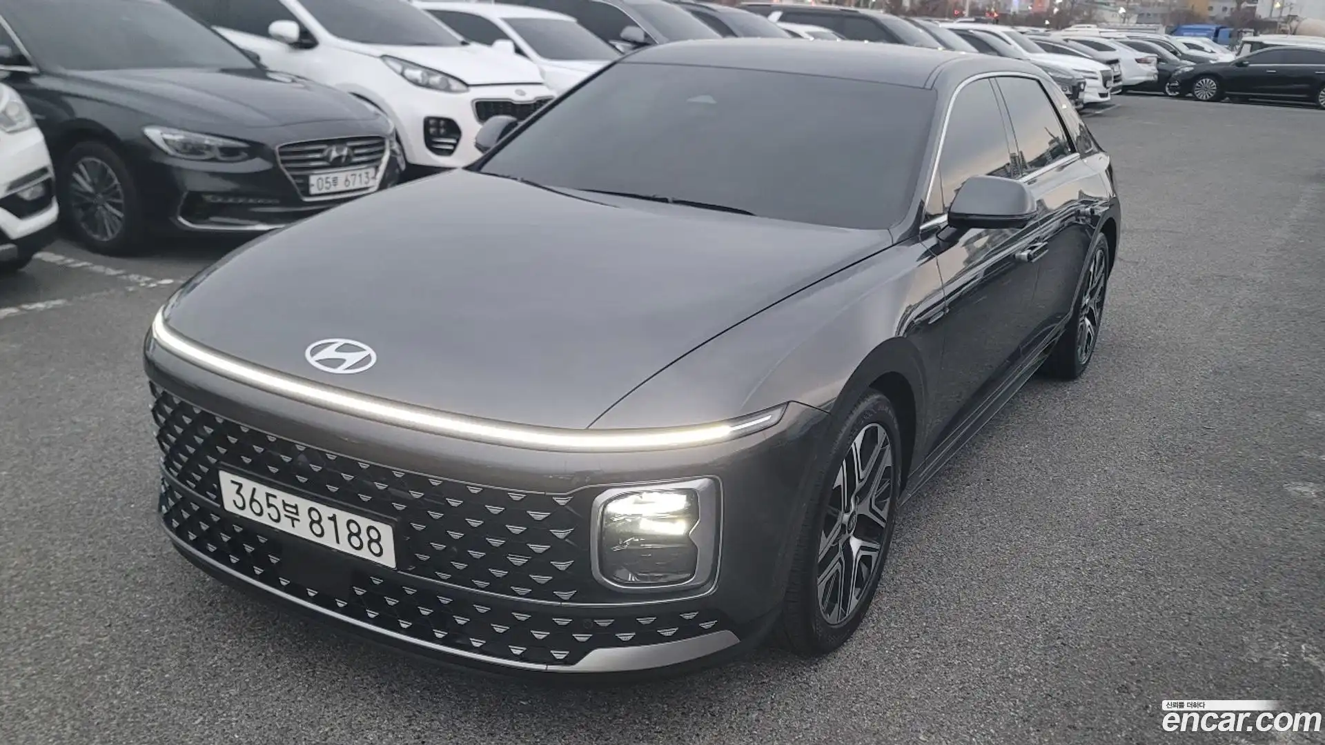 Grandeur Hyundai 2023.0-OUTER-001
