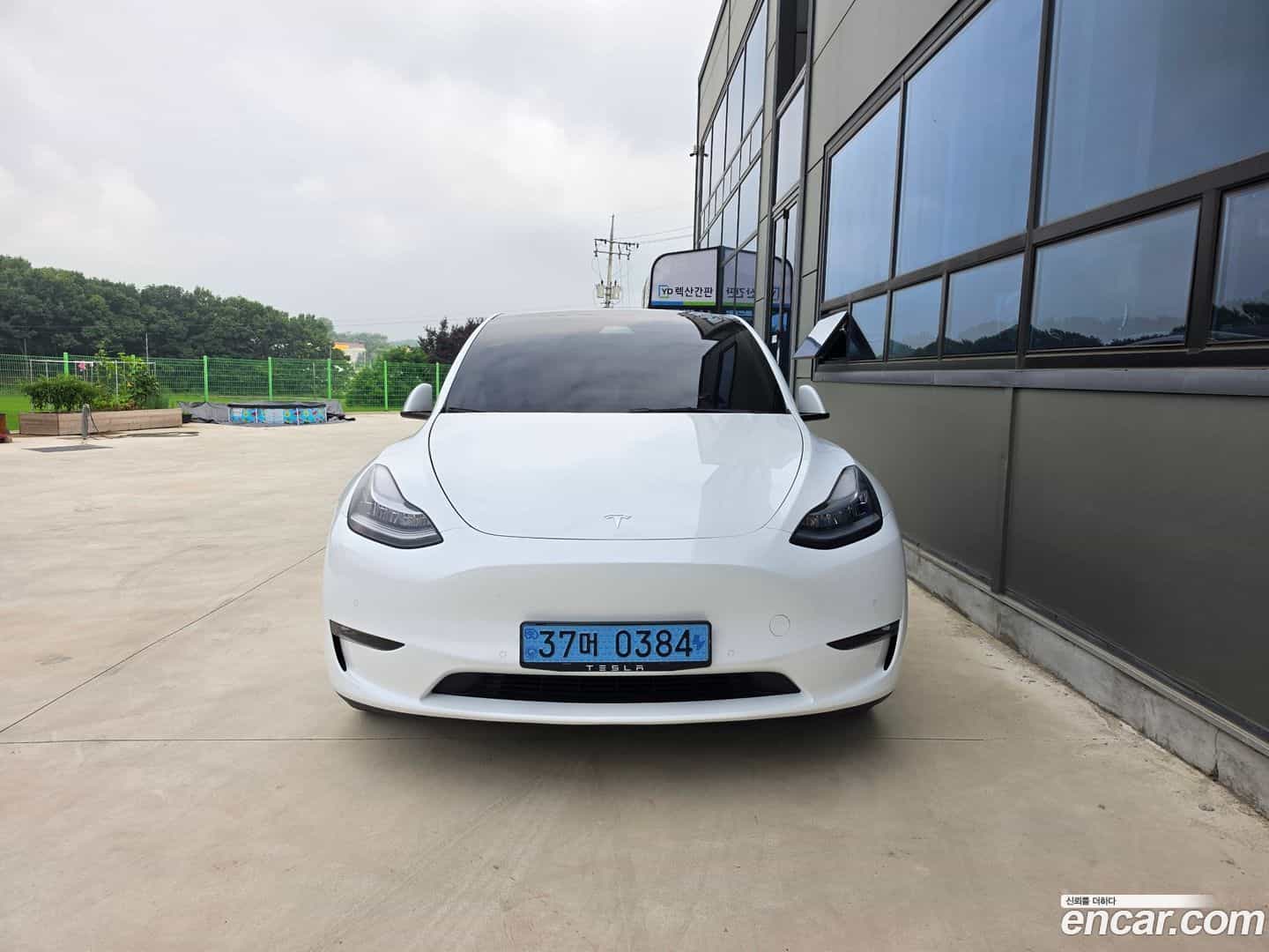 Model Y Tesla 2022.4-OUTER-001