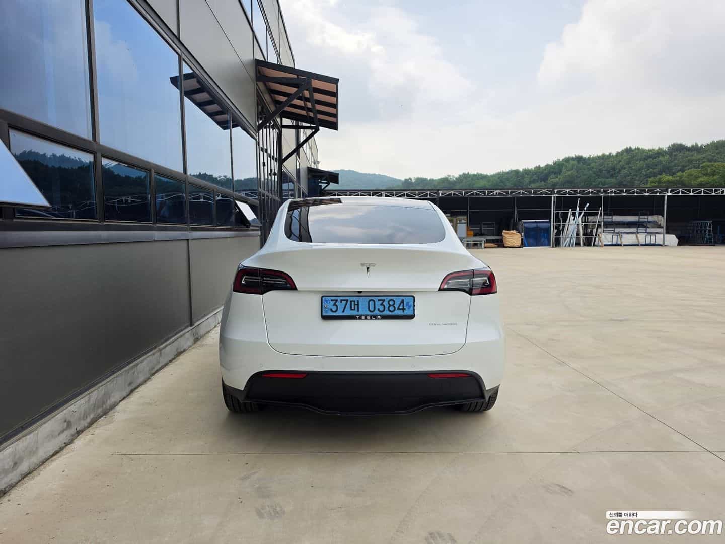 Model Y Tesla 2022.4-OUTER-004