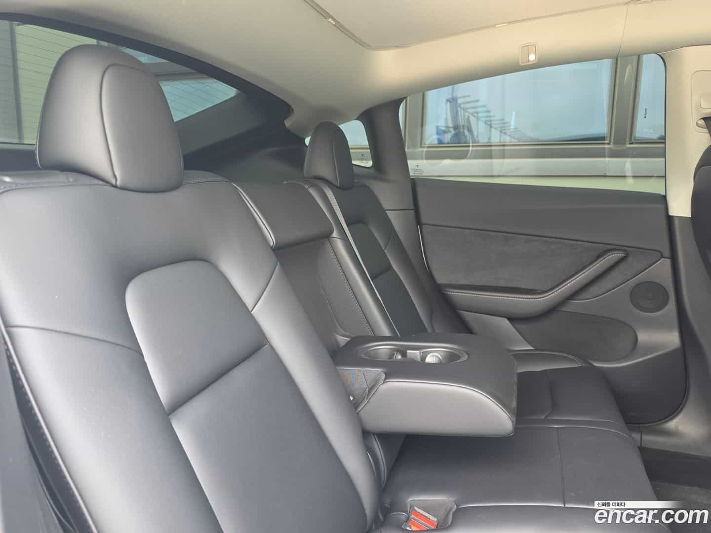 Model Y Tesla 2022.4-INNER-009