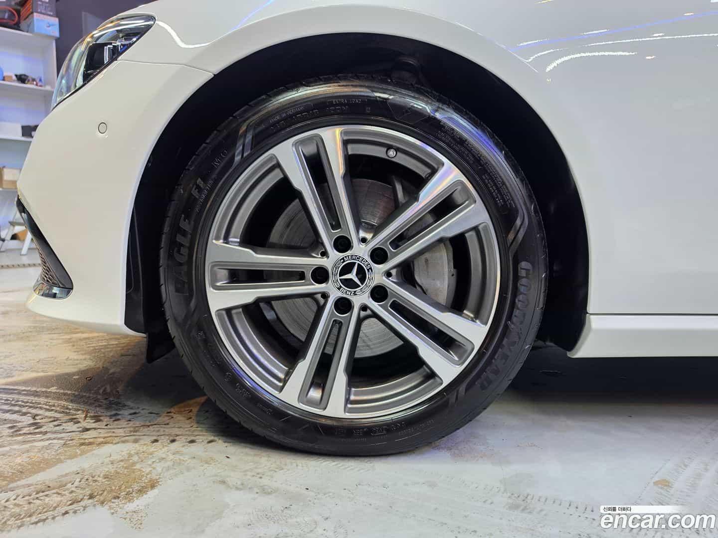 E-Class Mercedes-Benz 2022.2-INNER-007