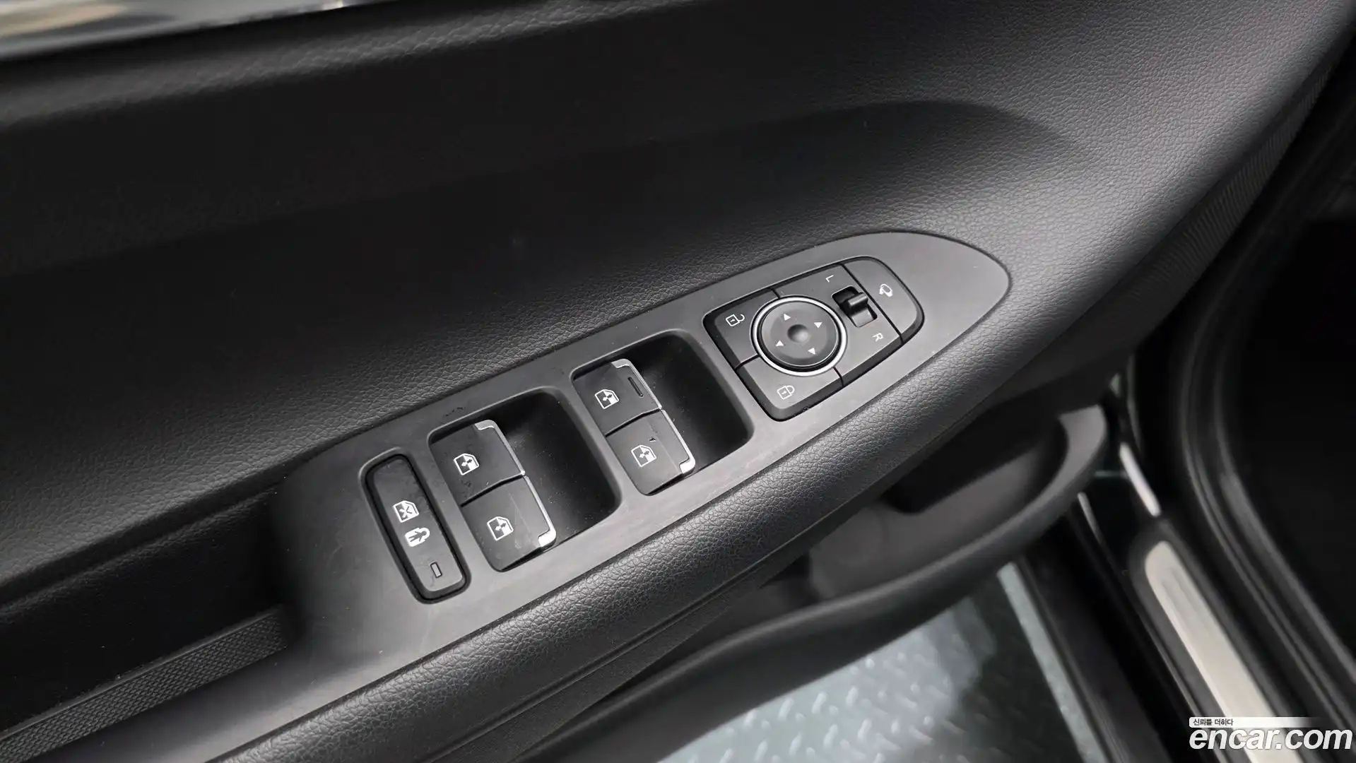 Grandeur Hyundai 2022.5-OPTION-043