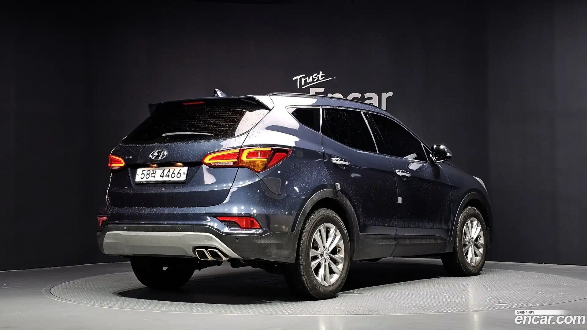 Santafe Hyundai 2018.1-OUTER-002