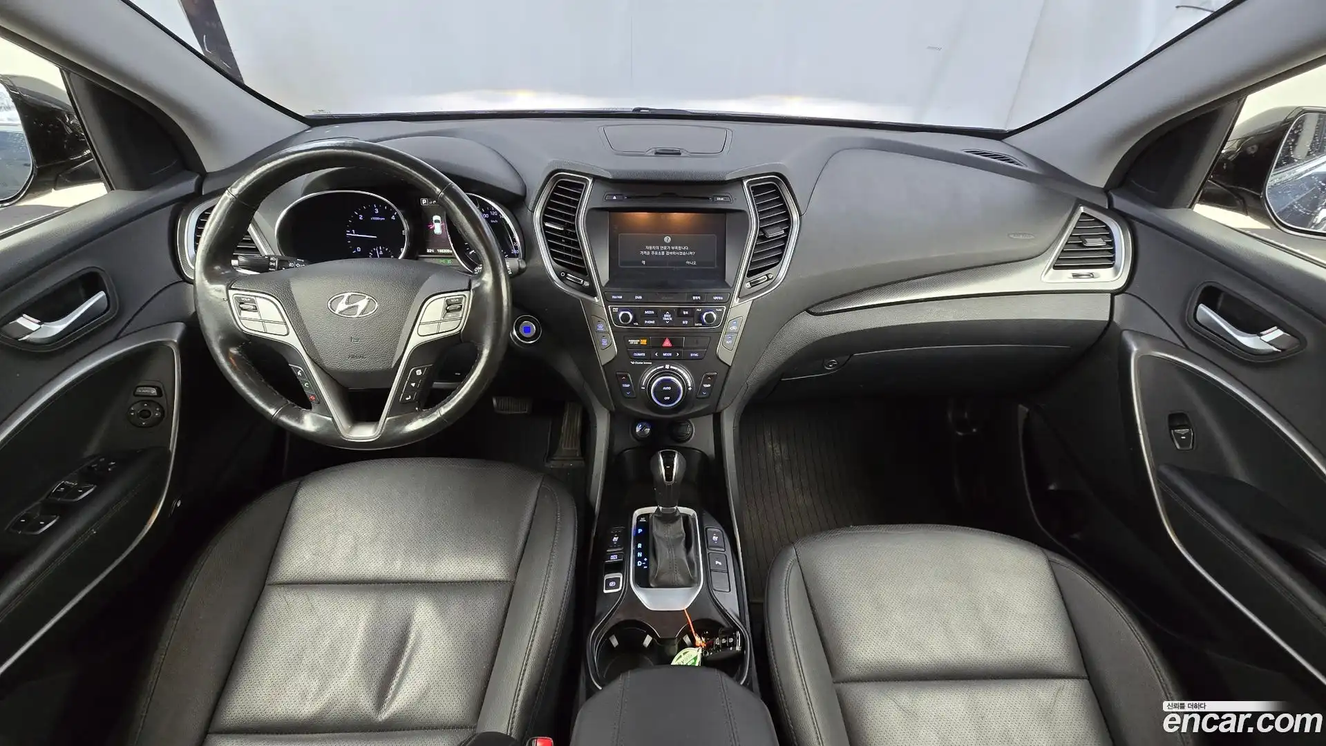 Santafe Hyundai 2018.1-INNER-007