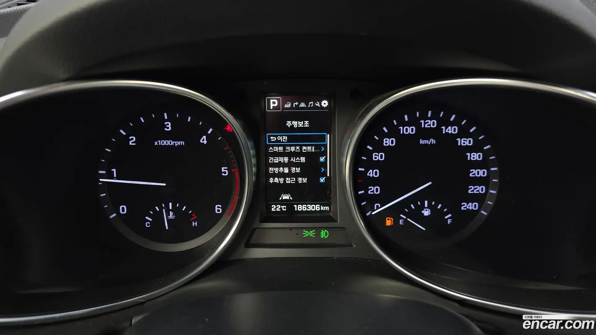 Santafe Hyundai 2018.1-INNER-008