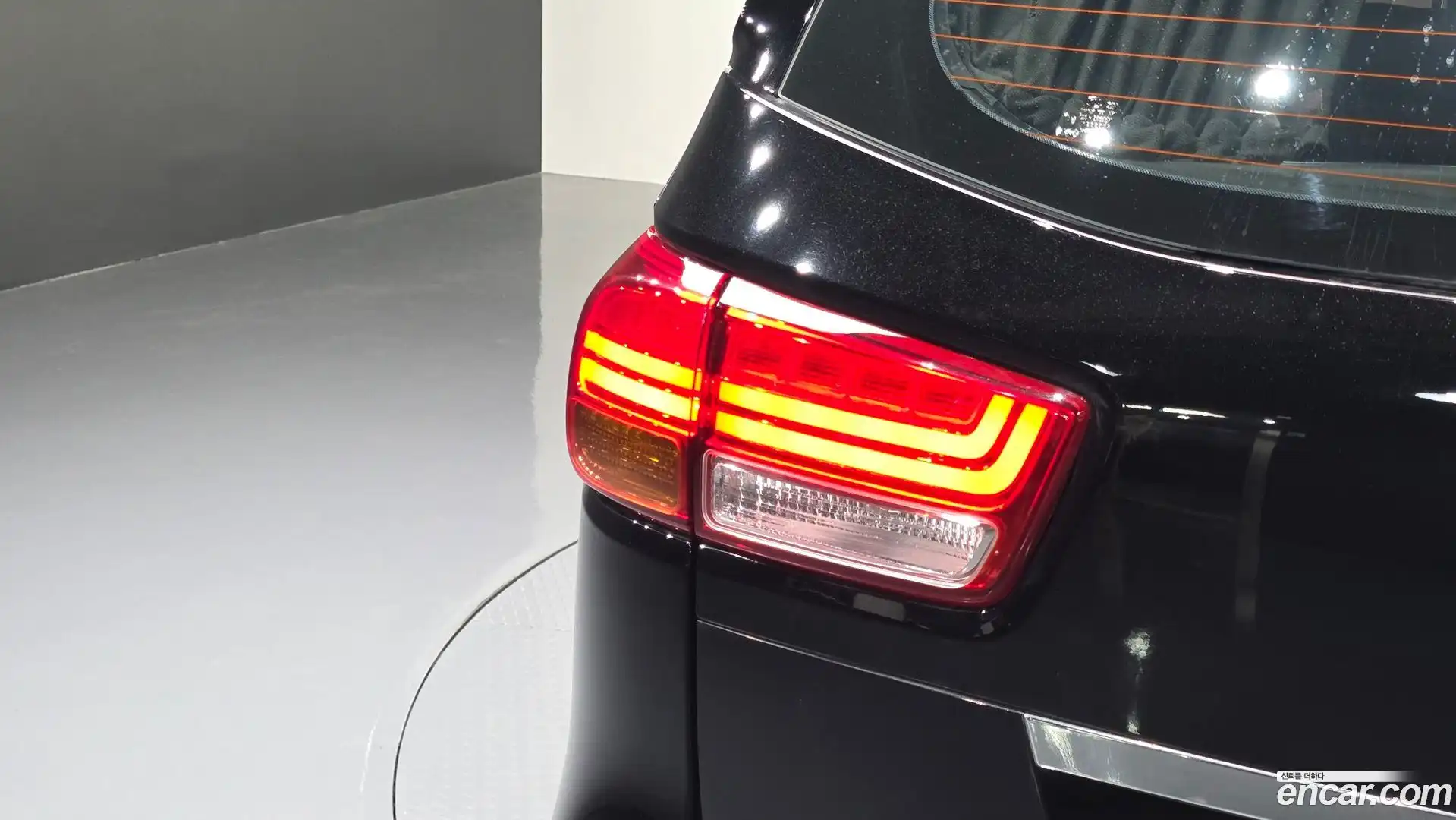 Canival Kia 2015.2-OUTER-033