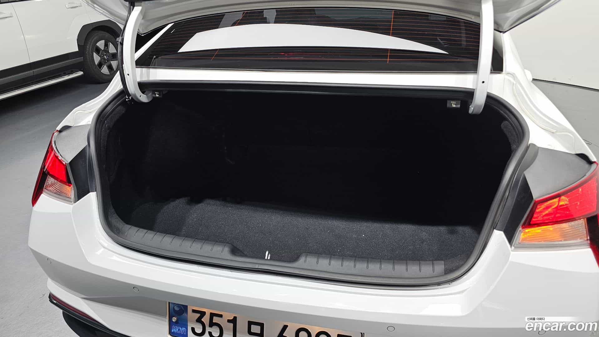 AVANTE Hyundai 2022.4-OPTION-023