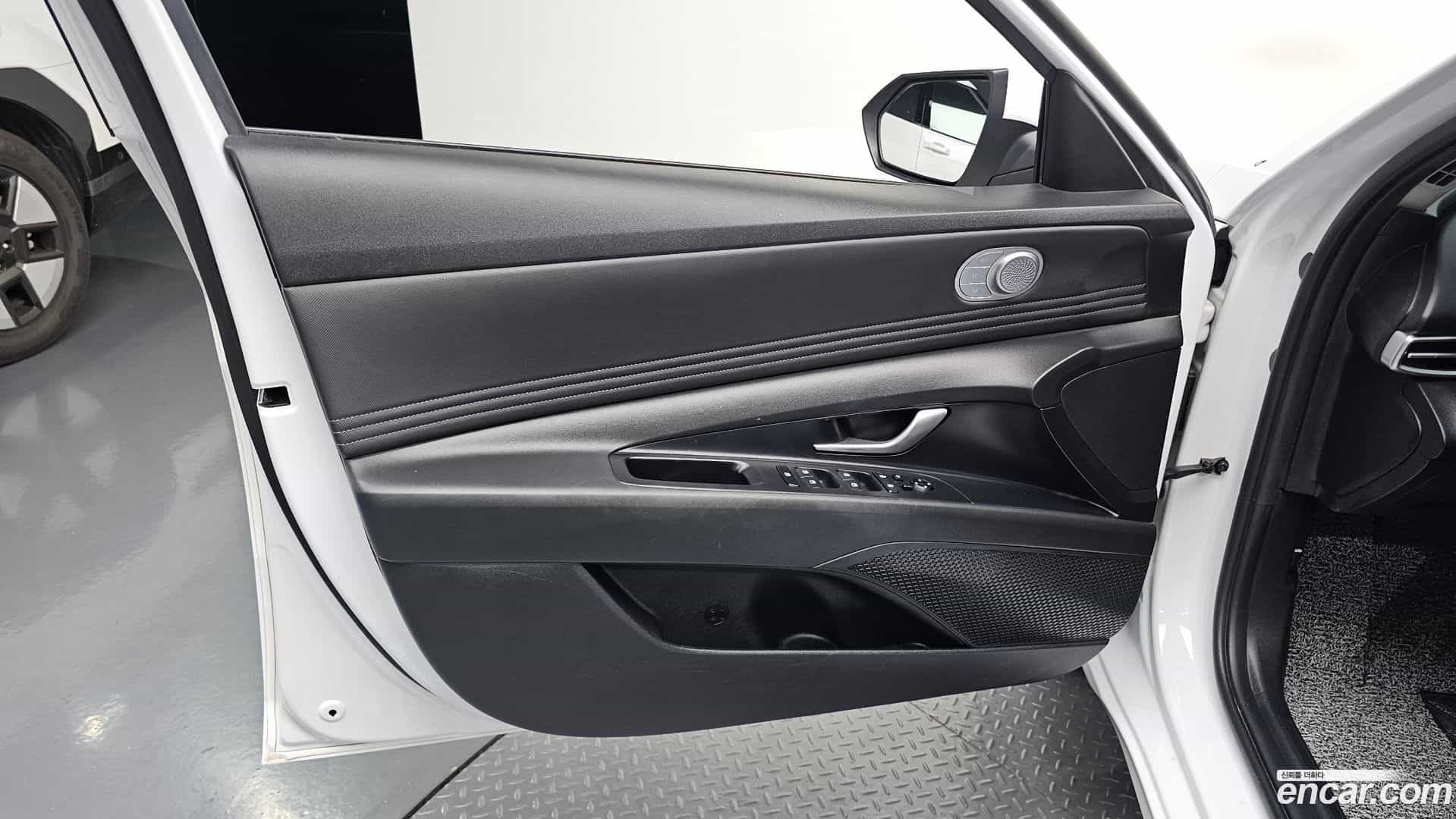 AVANTE Hyundai 2022.4-INNER-034