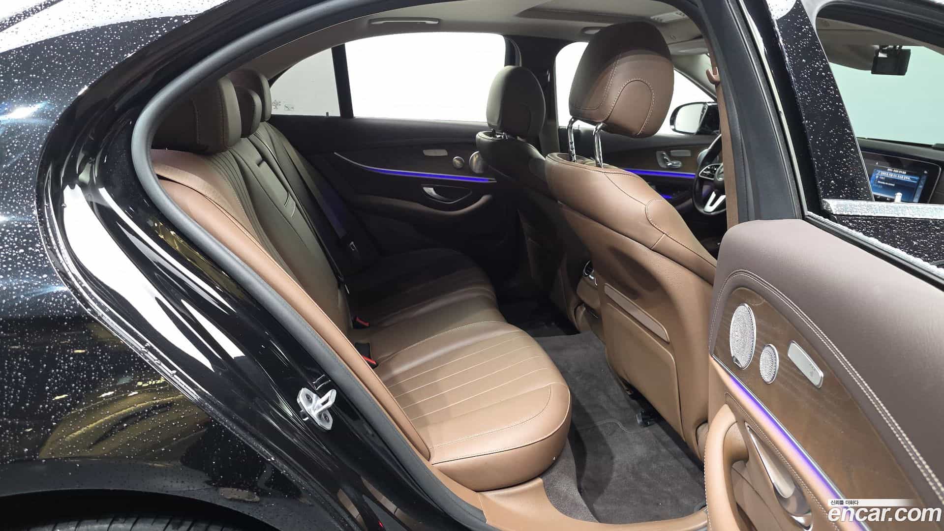 E-Class Mercedes-Benz 2018.9-OPTION-016