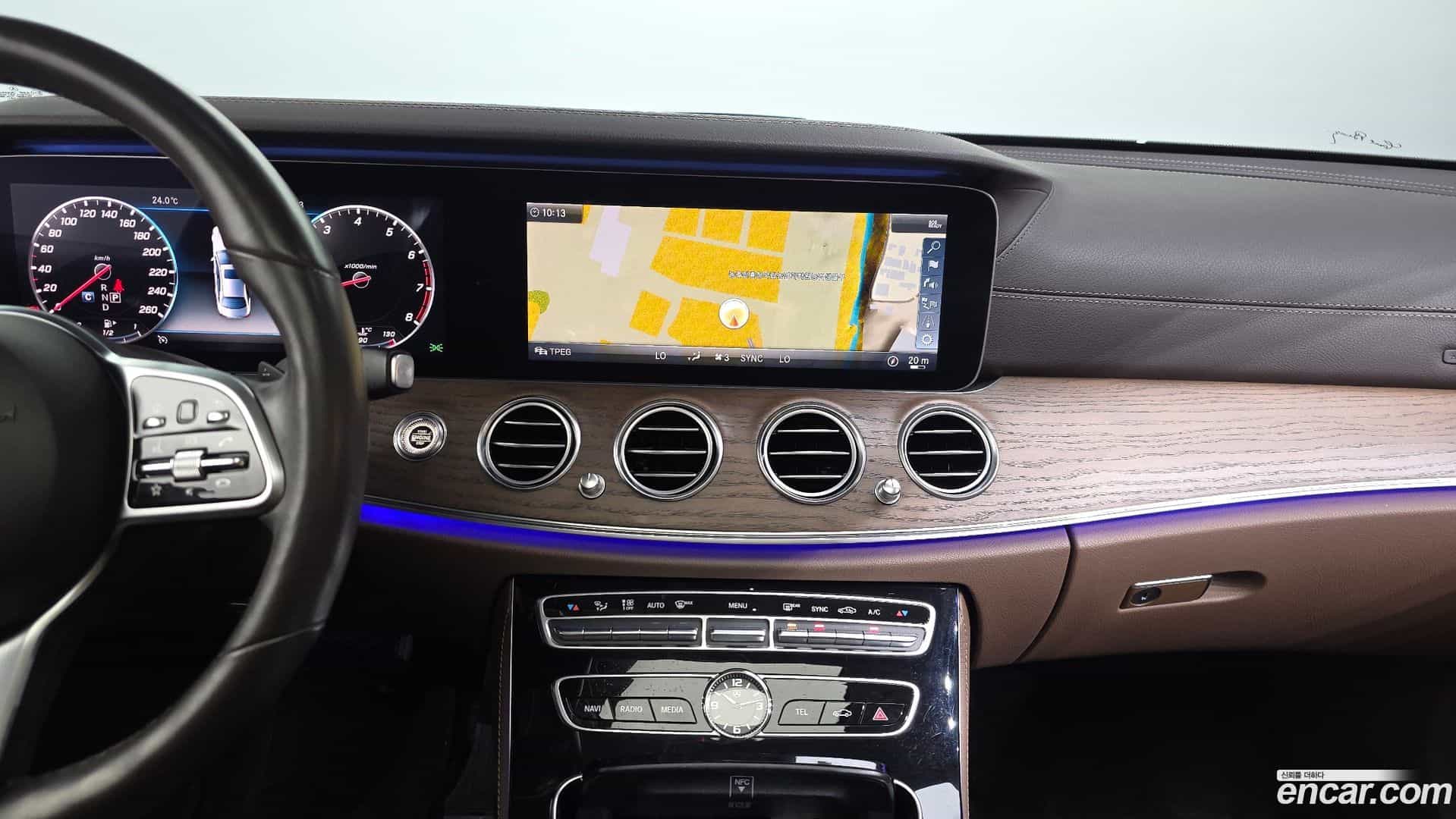 E-Class Mercedes-Benz 2018.9-OPTION-018