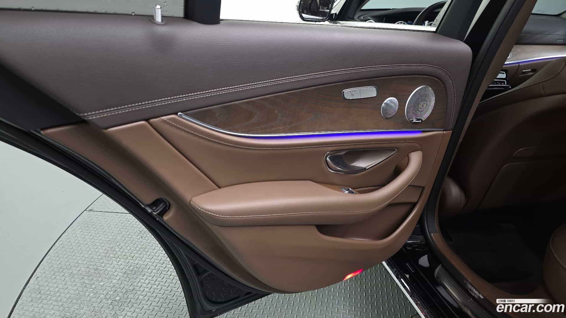 E-Class Mercedes-Benz 2018.9-INNER-035