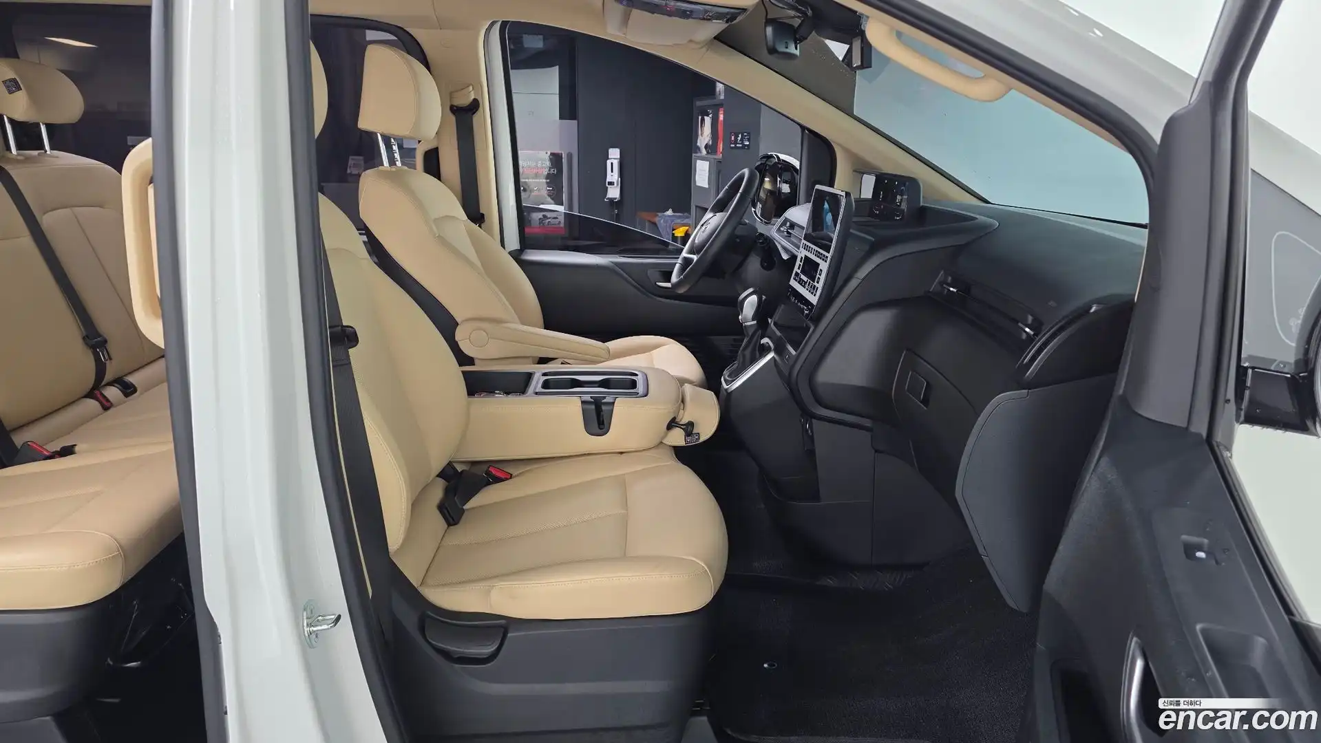 Staria Hyundai 2023.3-OPTION-015
