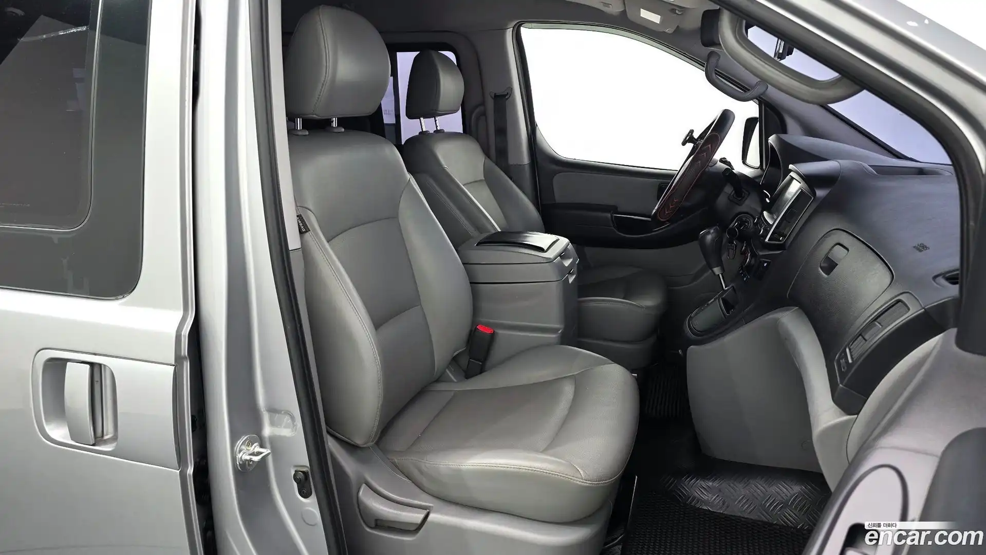Starex Hyundai 2017.4-OPTION-015