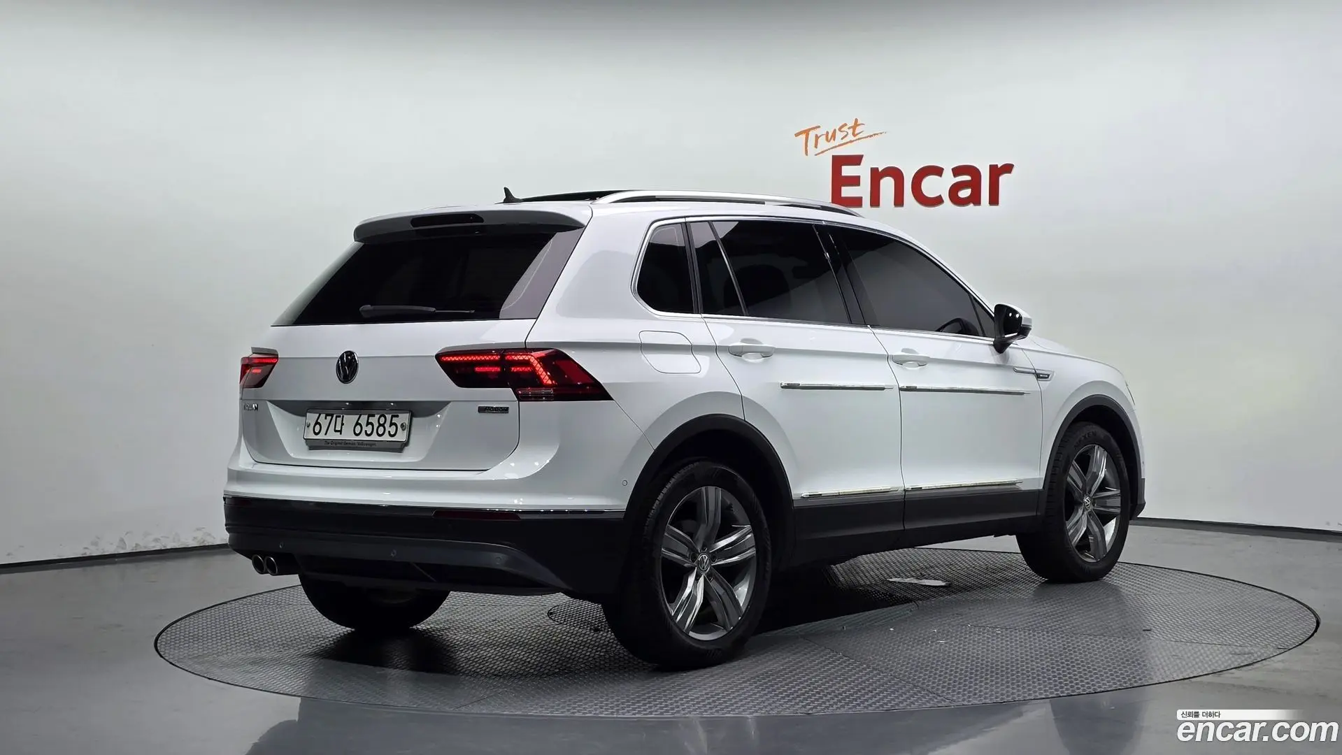 Main__Slider__Photo:Tiguan Volkswagen 2018.7-1