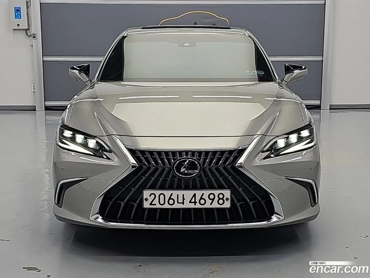 Main__Slider__Photo:ES Lexus 2024.6-1