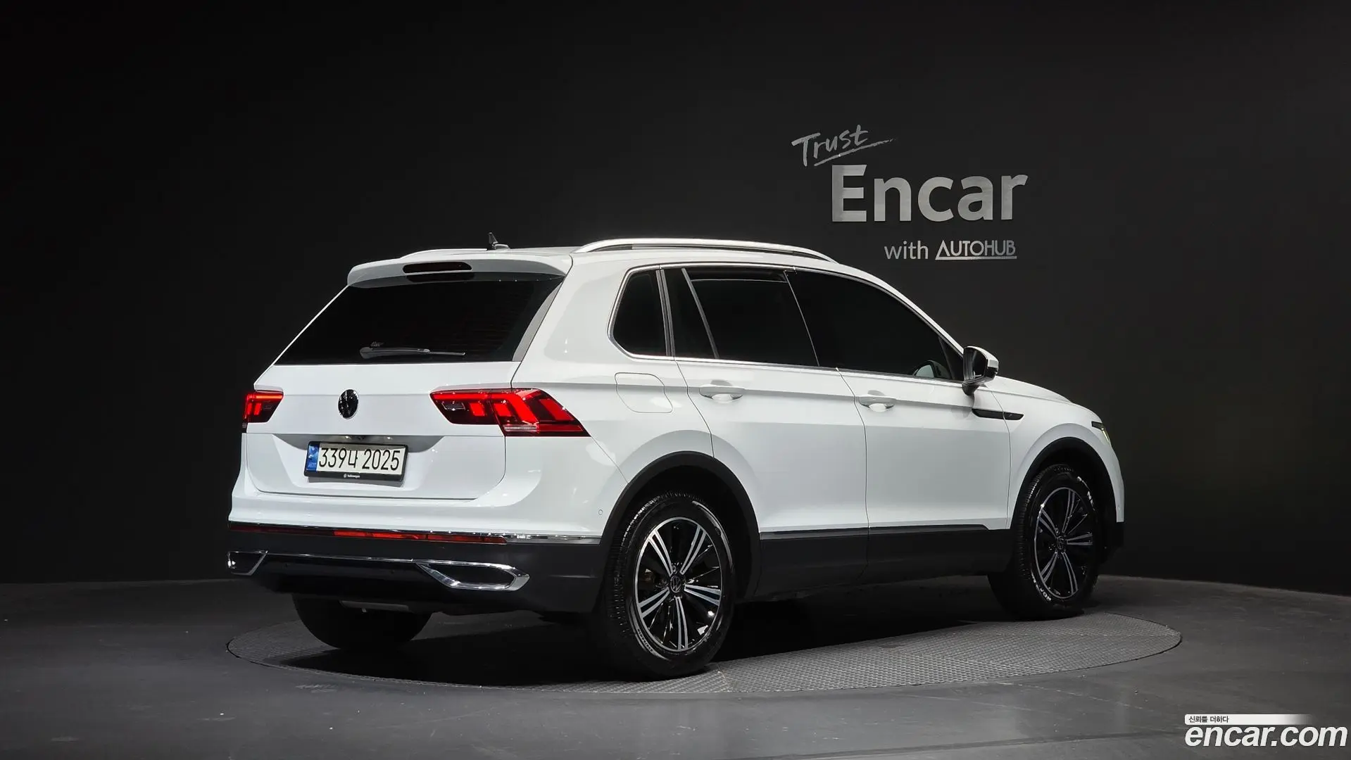 Main__Slider__Photo:Tiguan Volkswagen 2022.5-1
