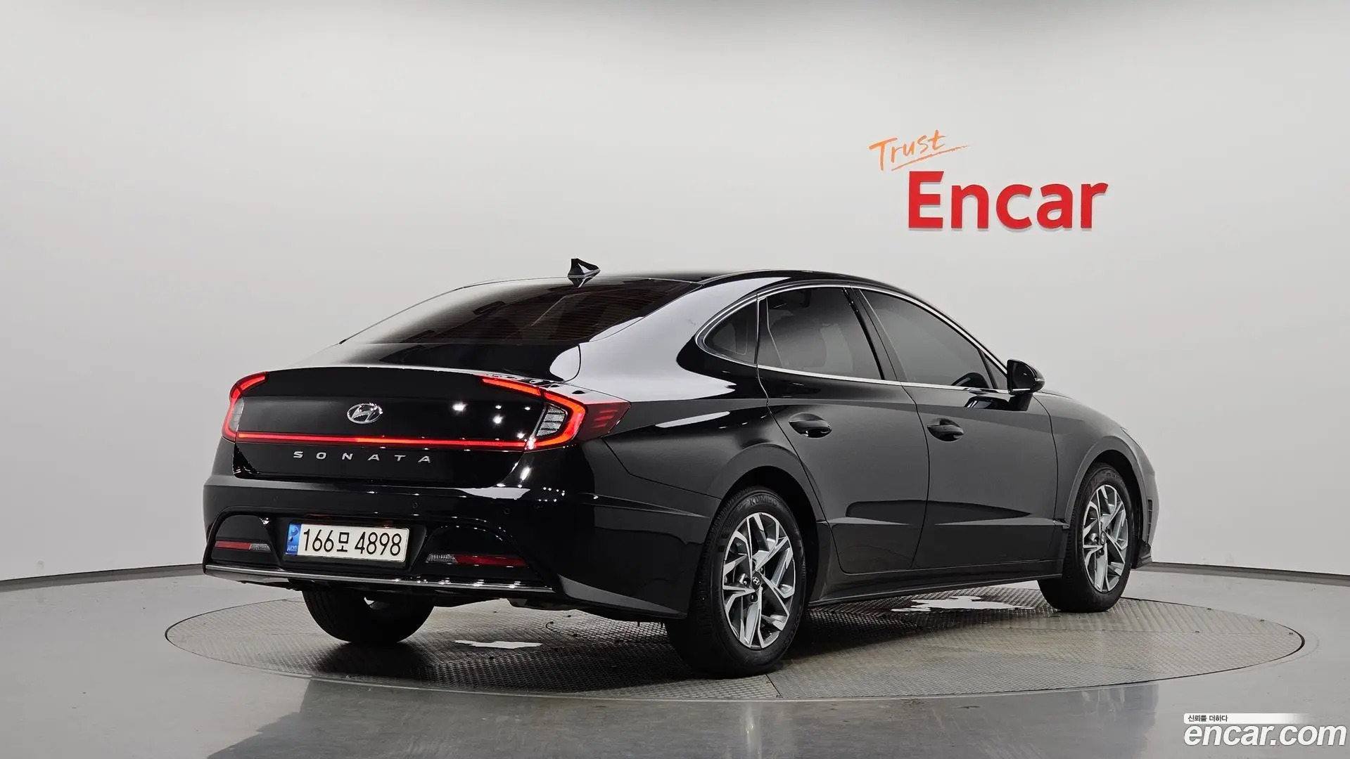 Main__Slider__Photo:Sonata Hyundai 2022.3-1