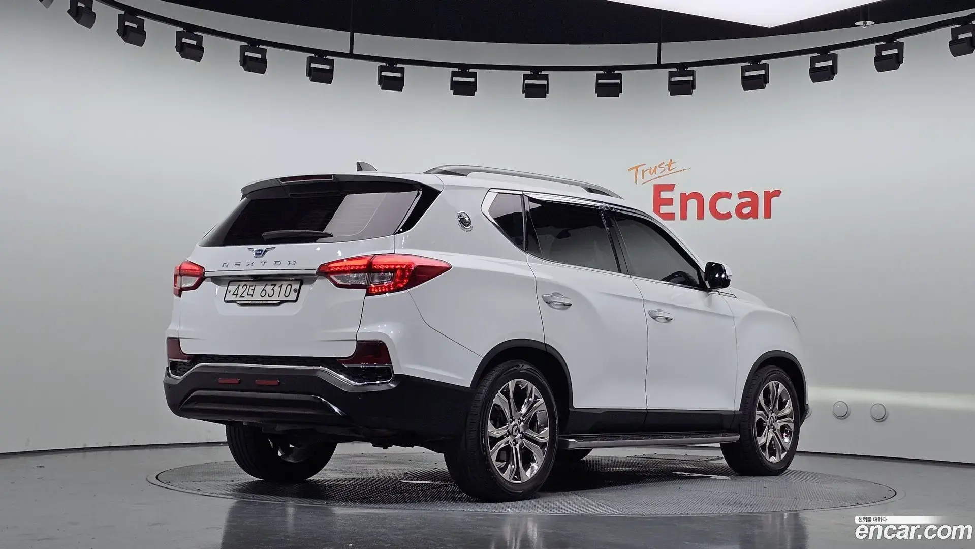 Main__Slider__Photo:Rexton KG Mobility 2019.0-1