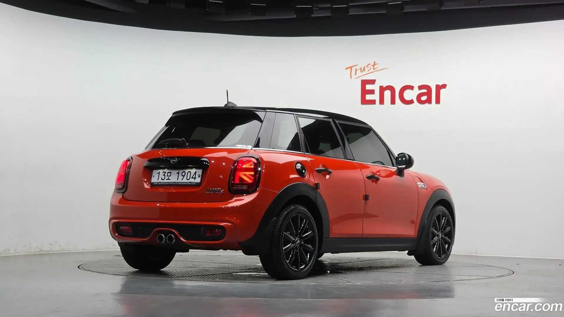 Main__Slider__Photo:Cooper Mini 2019.4-1