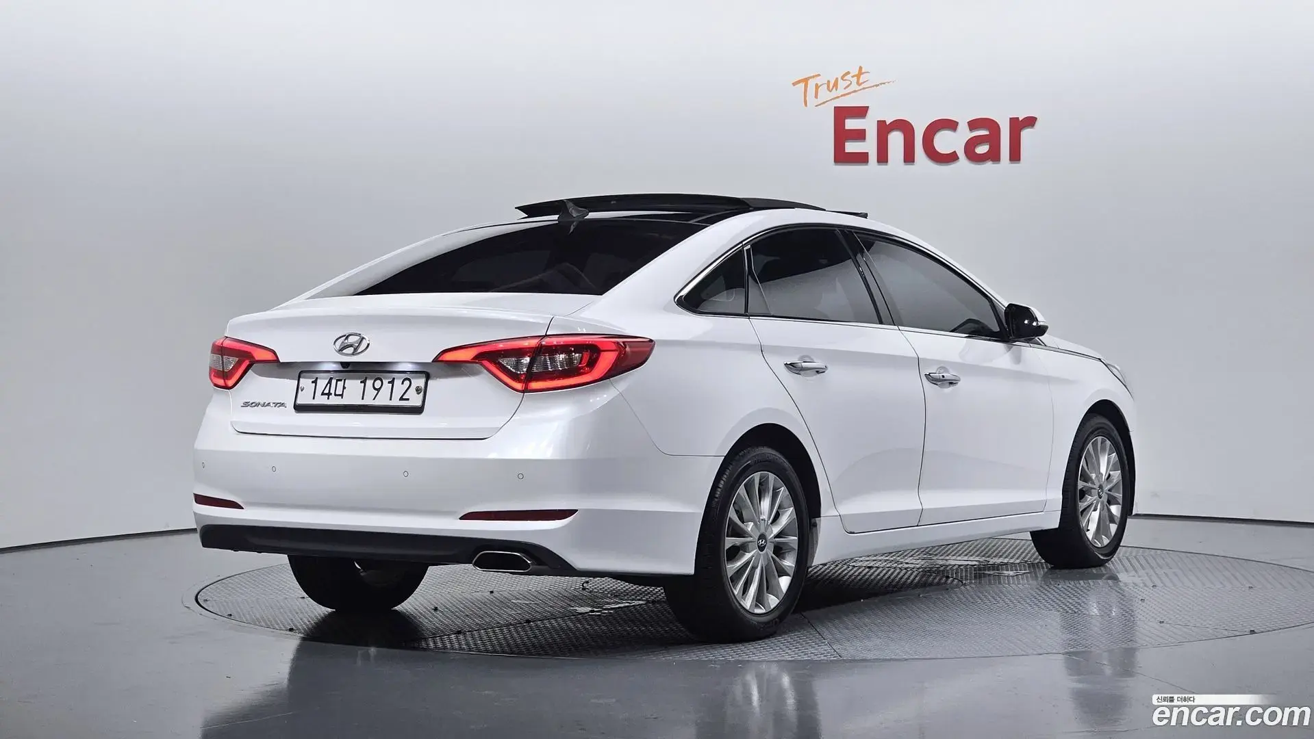 Main__Slider__Photo:Sonata Hyundai 2015.2-1