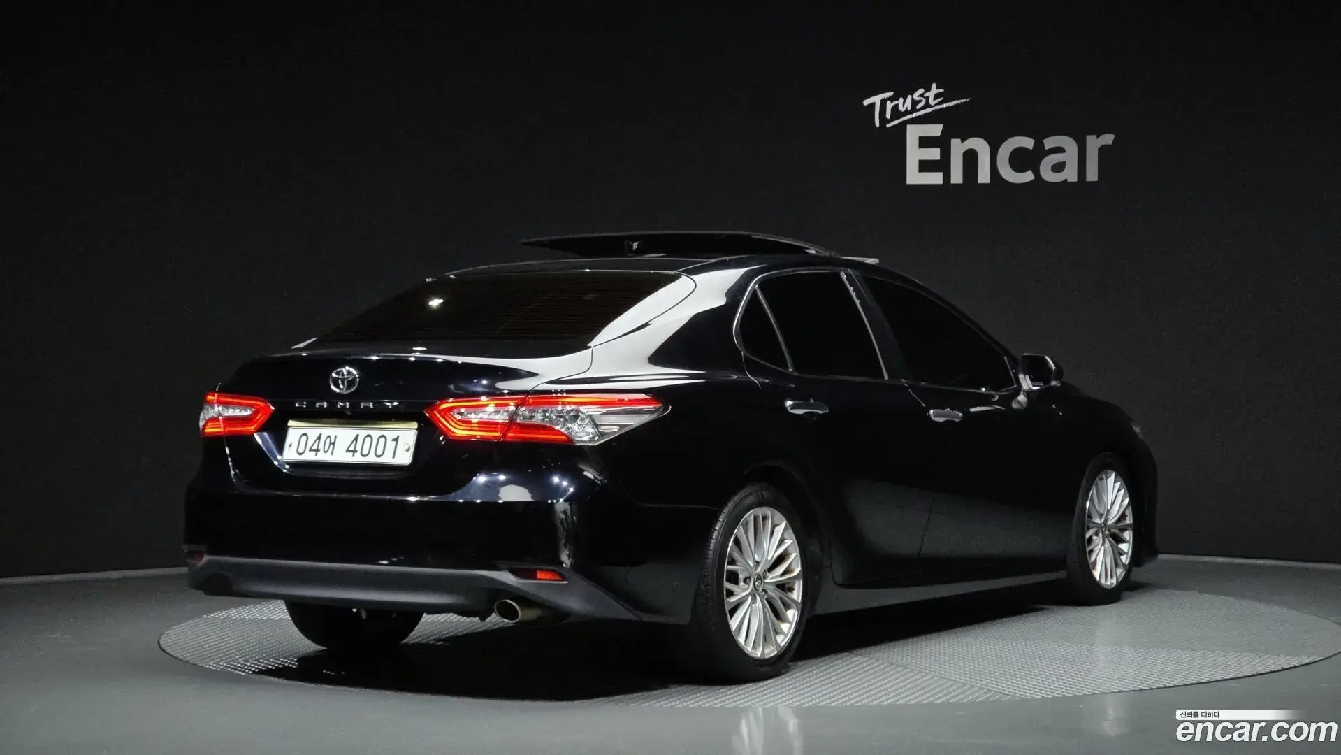 Main__Slider__Photo:Camry Toyota 2018.6-1