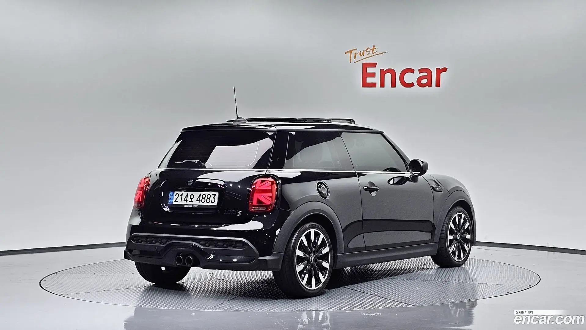 Main__Slider__Photo:Cooper Mini 2022.6-1