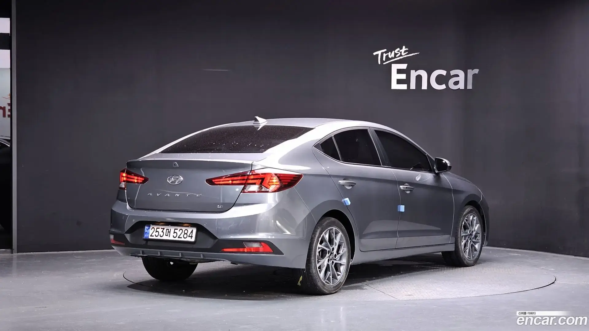 Main__Slider__Photo:AVANTE Hyundai 2019.0-1