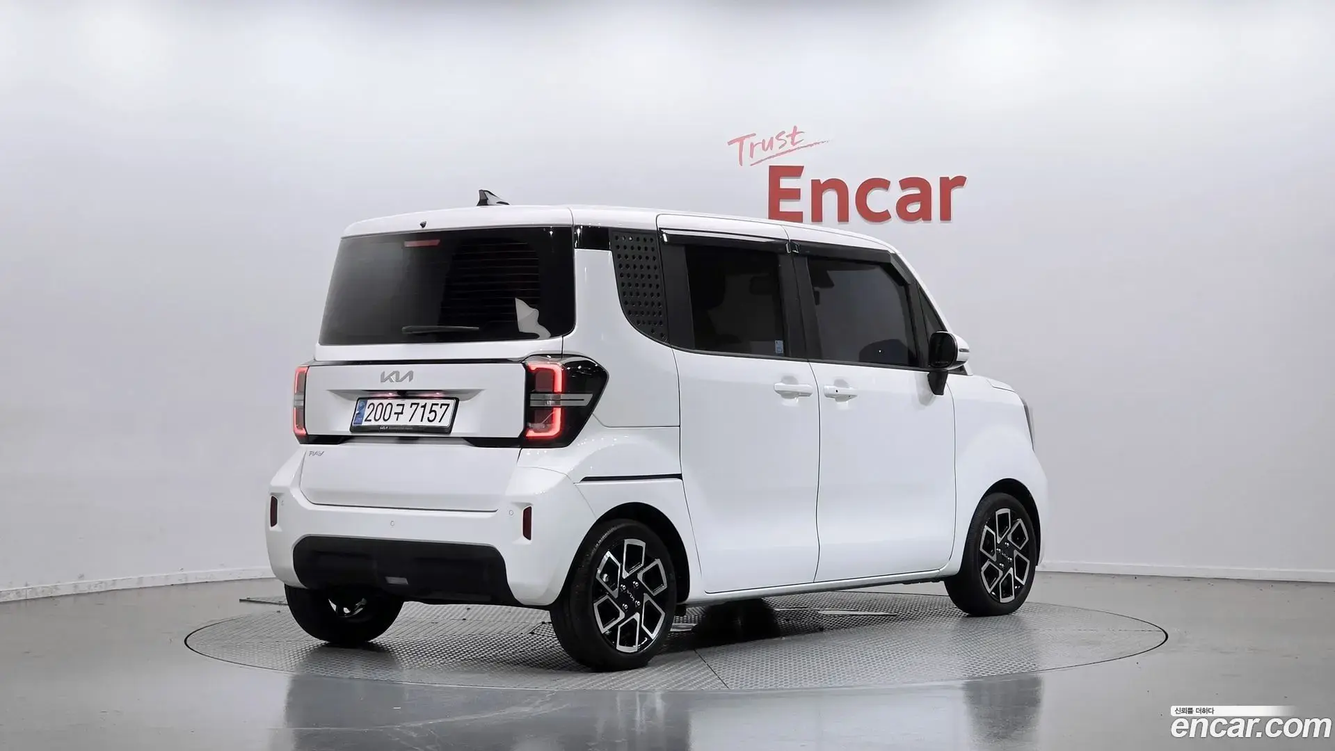 Main__Slider__Photo:RAY Kia 2024.3-1