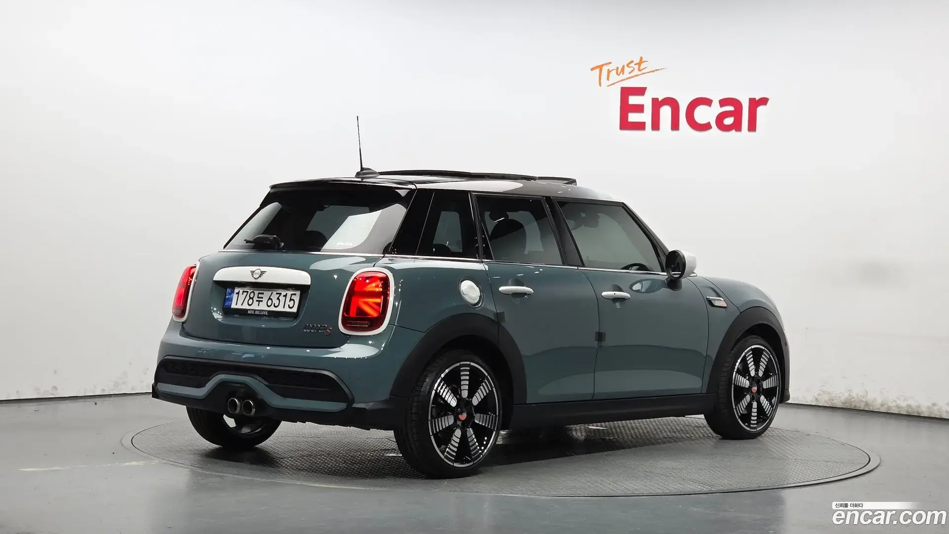 Main__Slider__Photo:Cooper Mini 2022.11-1