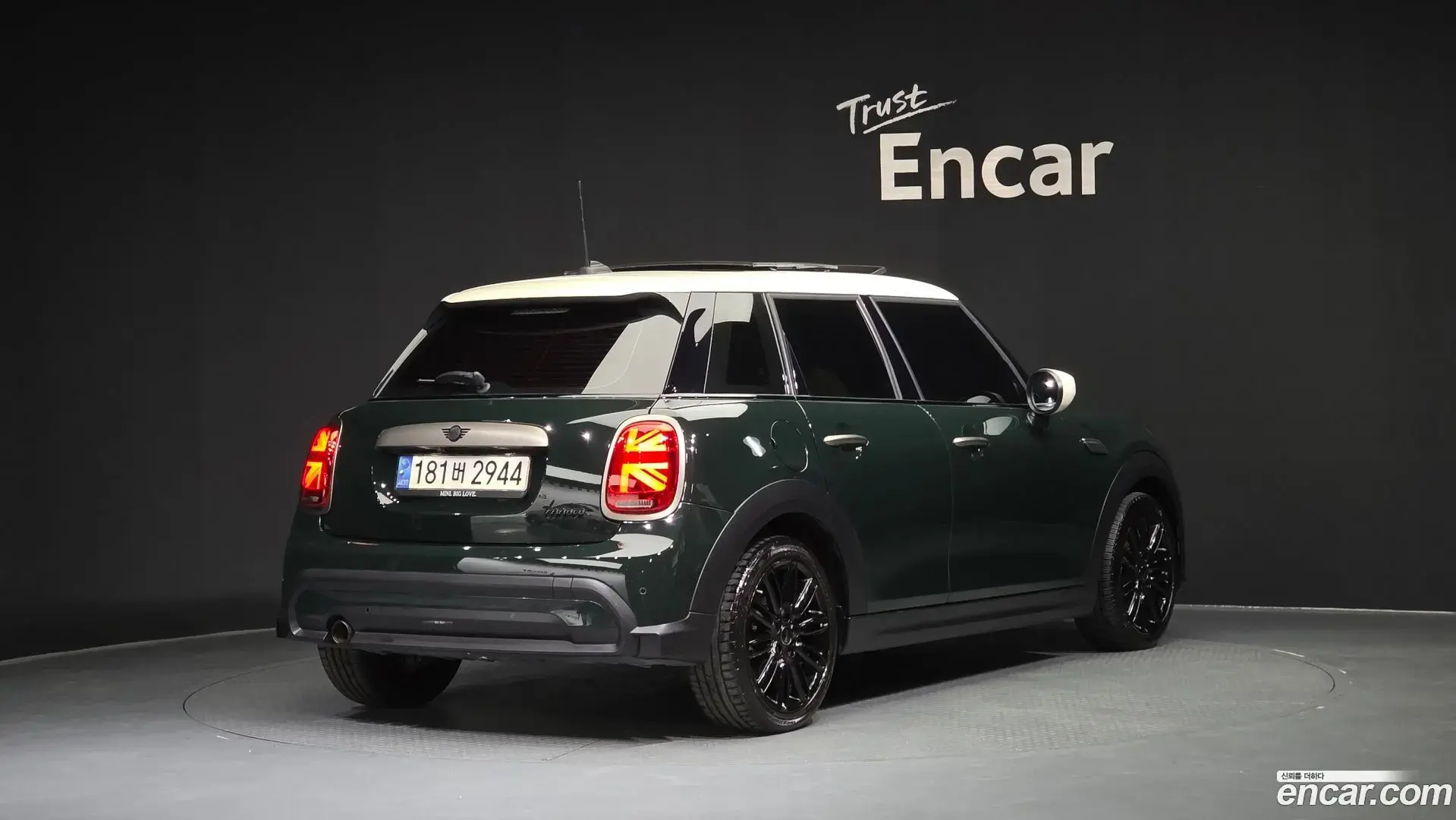 Main__Slider__Photo:Cooper Mini 2022.7-1