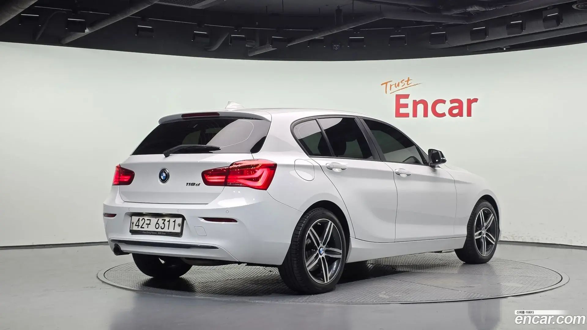 Main__Slider__Photo:1-Series BMW 2019.5-1