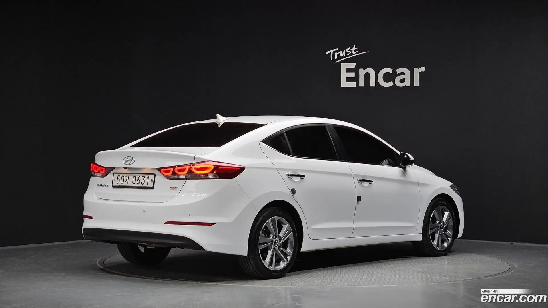 Main__Slider__Photo:AVANTE Hyundai 2015.10-1