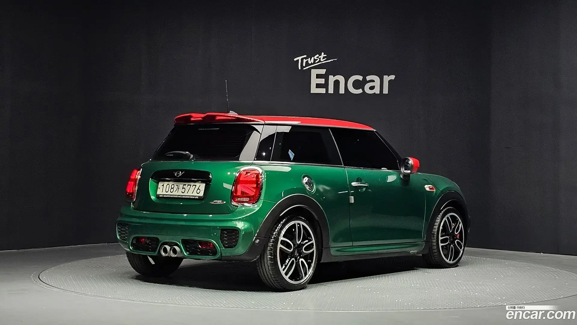 Main__Slider__Photo:Cooper Mini 2020.10-1