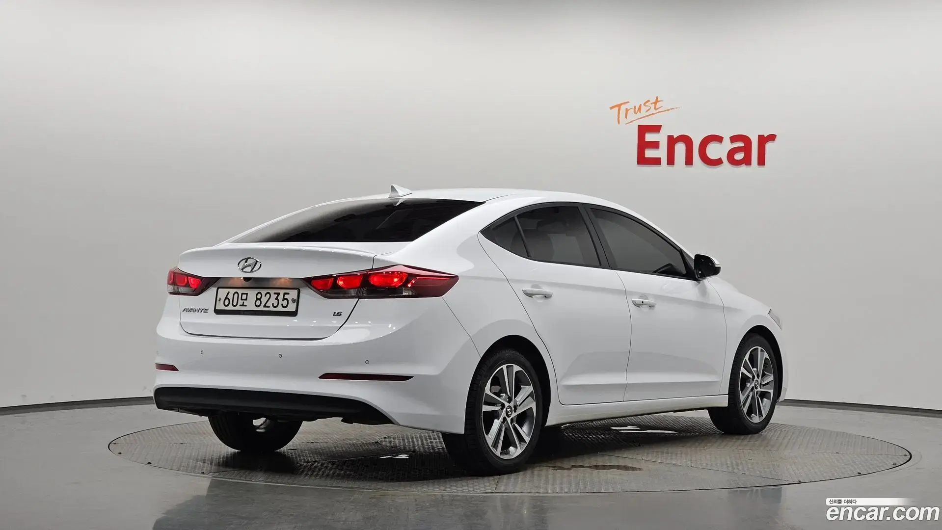 Main__Slider__Photo:AVANTE Hyundai 2018.2-1