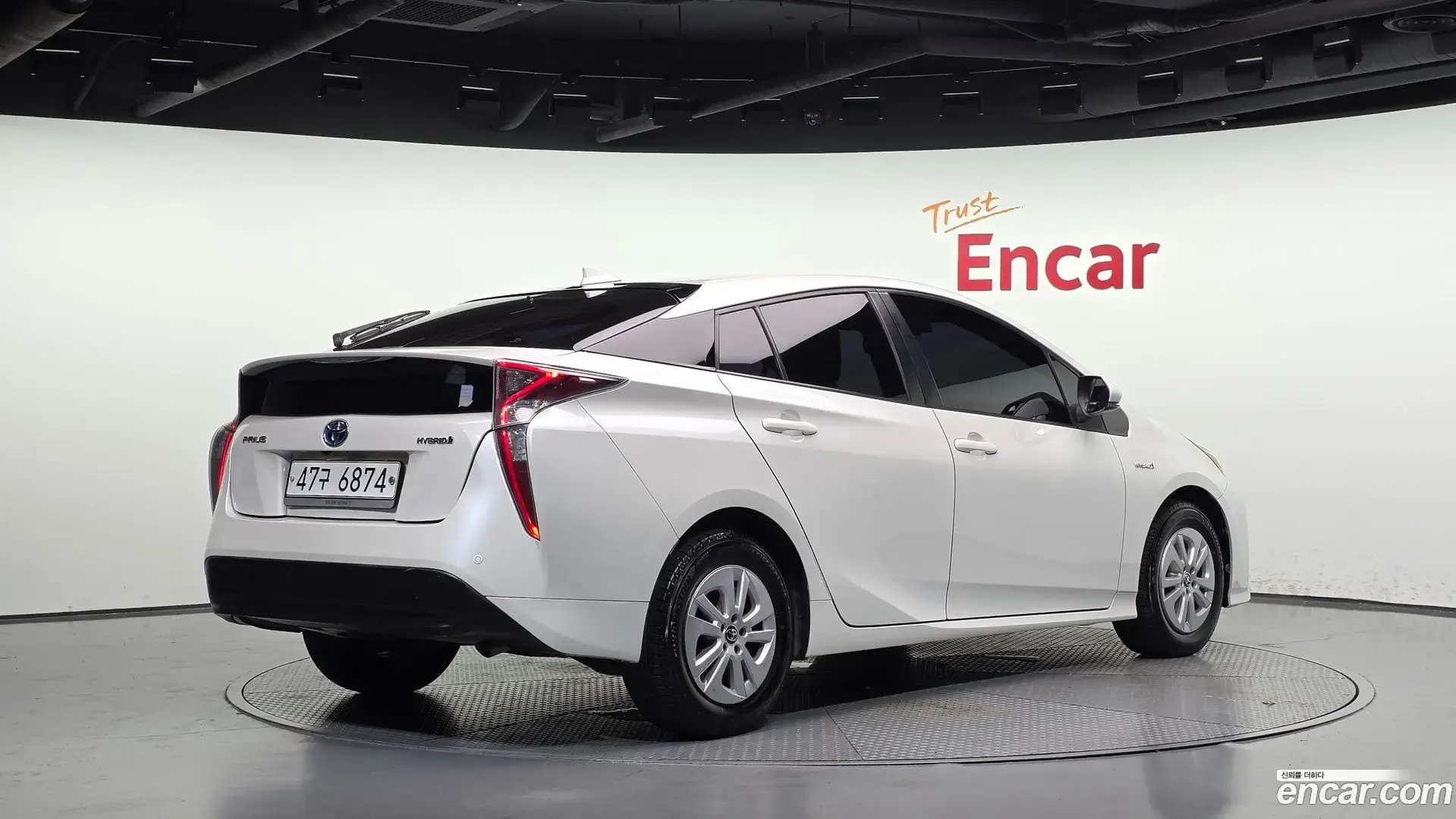 Main__Slider__Photo:Prius Toyota 2017.6-1