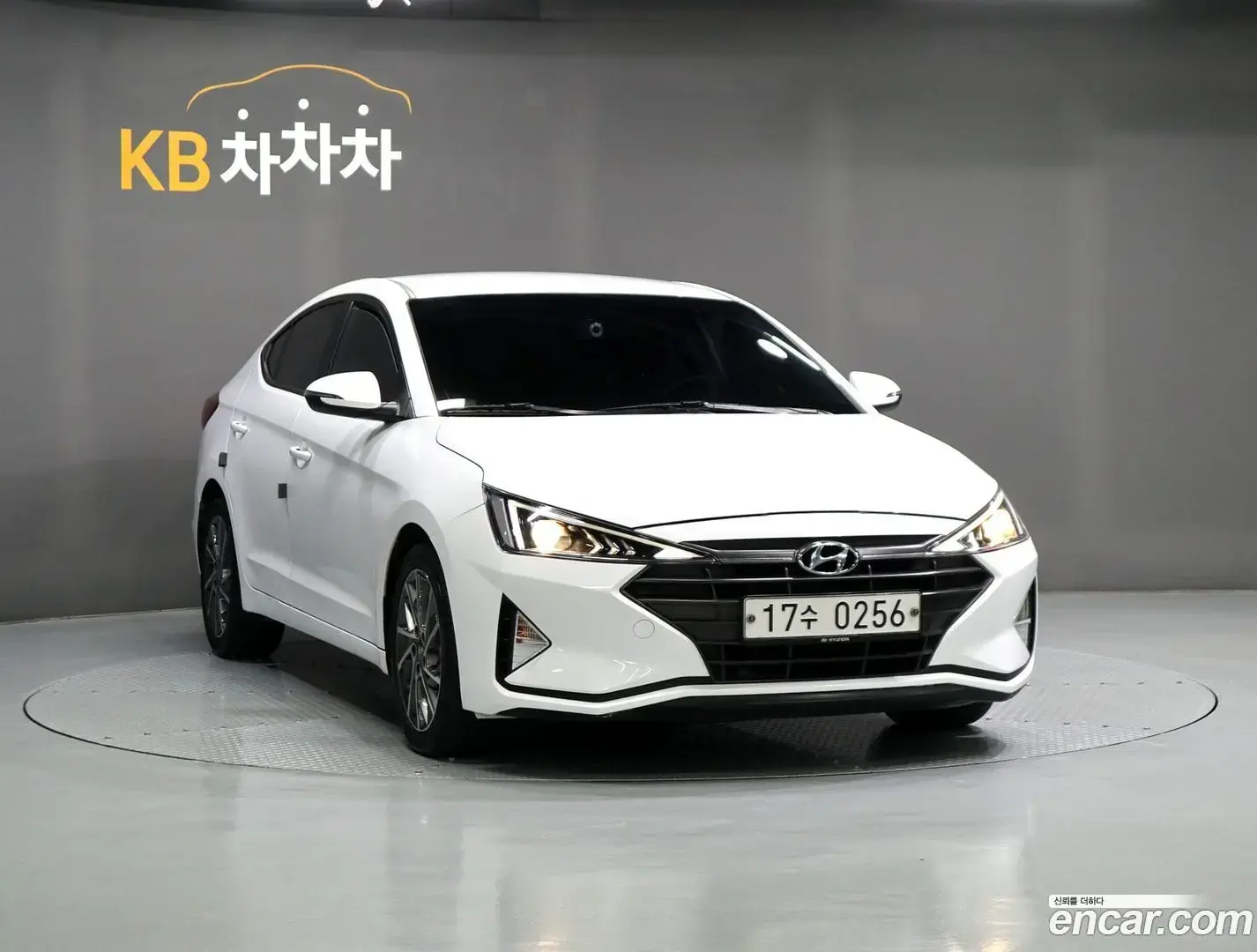 Main__Slider__Photo:AVANTE Hyundai 2019.3-1