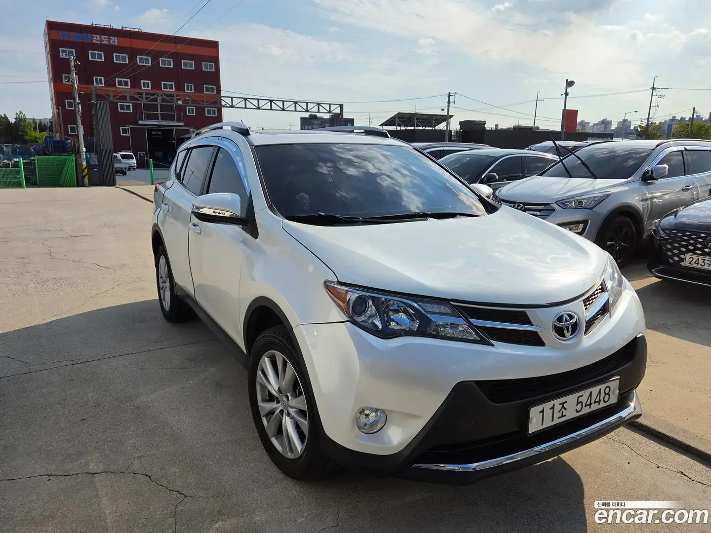 Main__Slider__Photo:RAV4 Toyota 2015.5-1