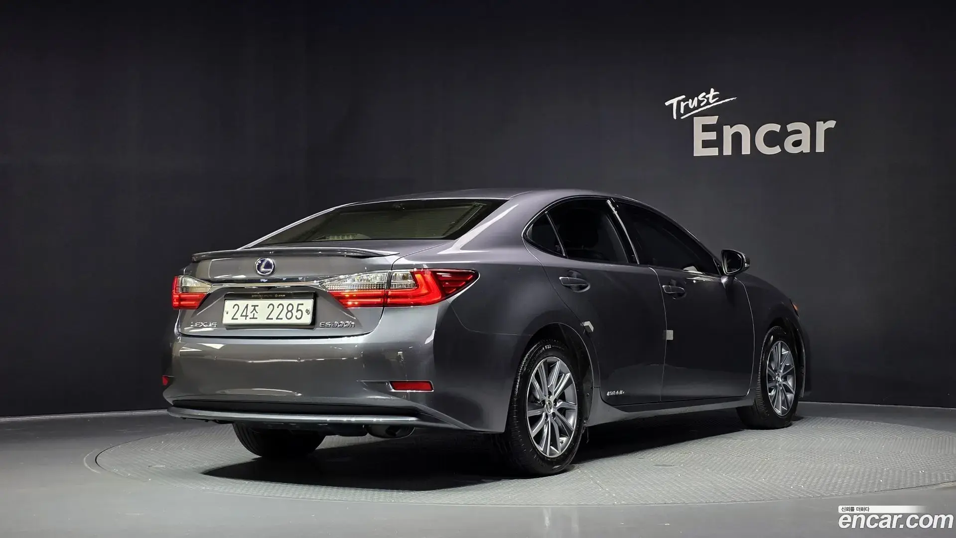 Main__Slider__Photo:ES Lexus 2018.2-1