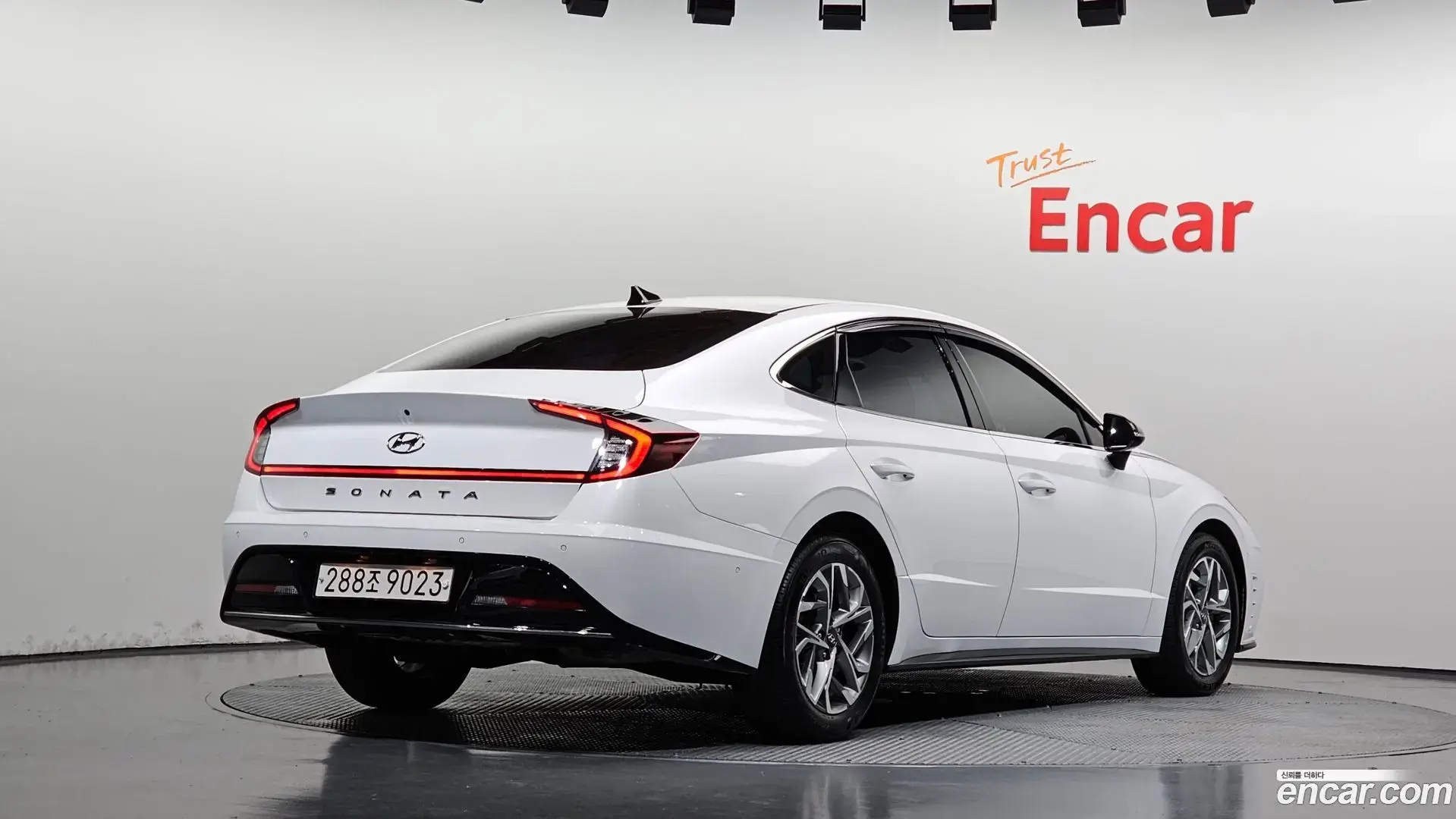 Main__Slider__Photo:Sonata Hyundai 2022.5-1