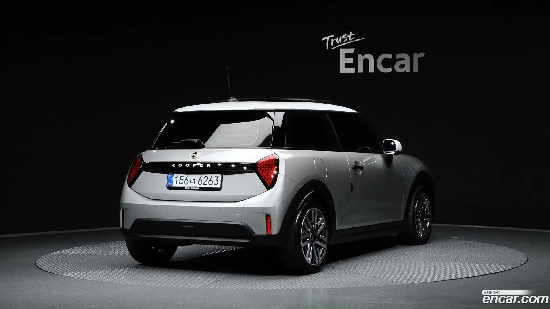 Main__Slider__Photo:Cooper Mini 2025.11-1